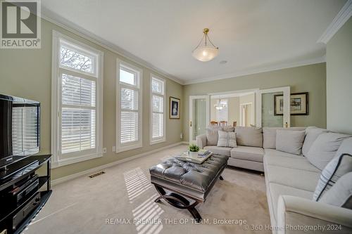 99 Gidleigh Park Crescent, Vaughan (Islington Woods), ON - Indoor Photo Showing Living Room