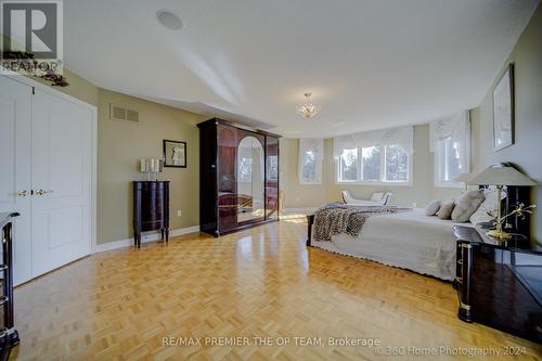 99 Gidleigh Park Crescent, Vaughan, ON - Indoor Photo Showing Bedroom