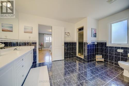 99 Gidleigh Park Crescent, Vaughan, ON - Indoor Photo Showing Bathroom