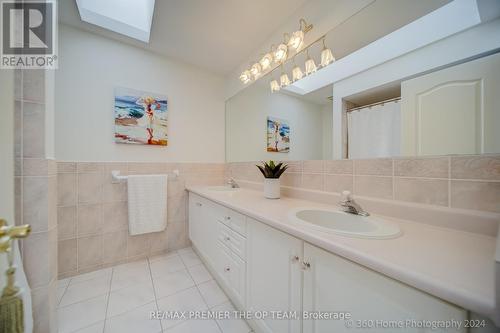 99 Gidleigh Park Crescent, Vaughan (Islington Woods), ON - Indoor Photo Showing Bathroom