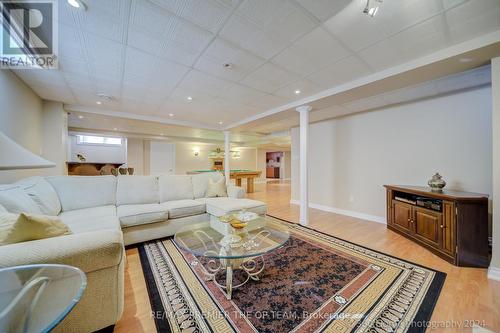 99 Gidleigh Park Crescent, Vaughan (Islington Woods), ON - Indoor Photo Showing Living Room