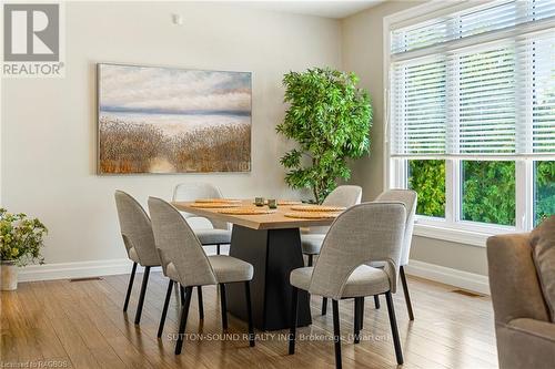 110 Sunset Boulevard, Georgian Bluffs, ON - Indoor Photo Showing Dining Room