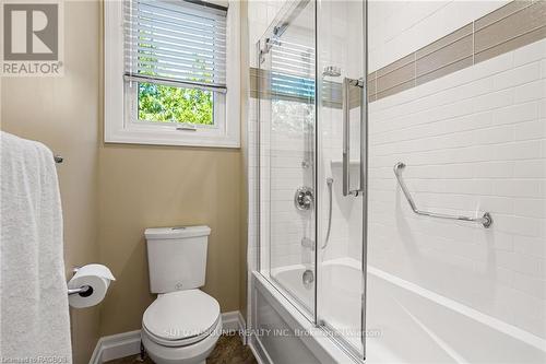 110 Sunset Boulevard, Georgian Bluffs, ON - Indoor Photo Showing Bathroom