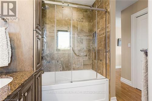 110 Sunset Boulevard, Georgian Bluffs, ON - Indoor Photo Showing Bathroom