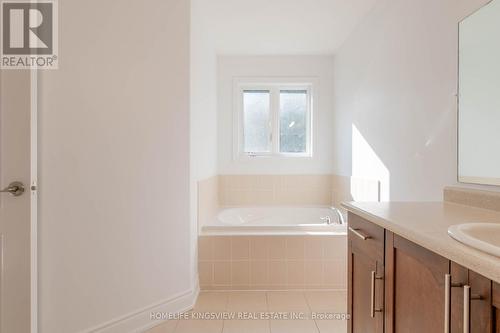 3021 Stone Ridge Boulevard, Orillia, ON - Indoor Photo Showing Bathroom