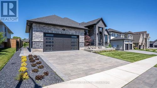 17 Edgeview Crescent, Middlesex Centre (Komoka), ON - Outdoor With Facade