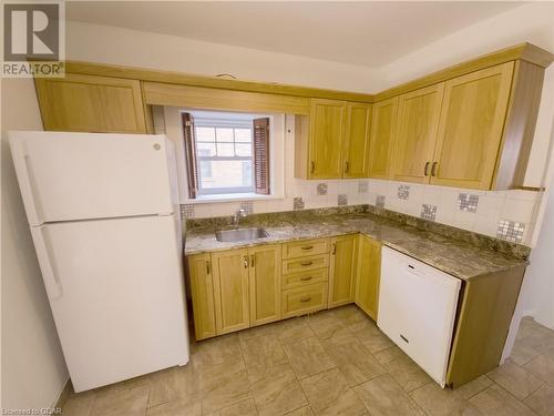 390 Brock Street, Fergus, ON - Indoor Photo Showing Kitchen