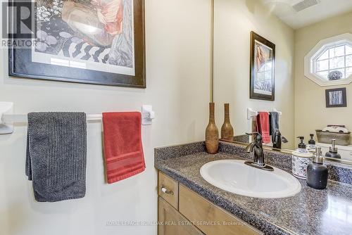 2141 Ghent Avenue, Burlington, ON - Indoor Photo Showing Bathroom