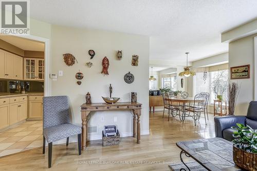 2141 Ghent Avenue, Burlington, ON - Indoor Photo Showing Living Room