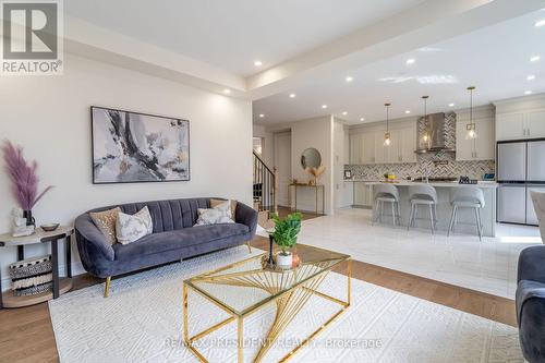 42 Frost Street, Brampton (Credit Valley), ON - Indoor Photo Showing Living Room