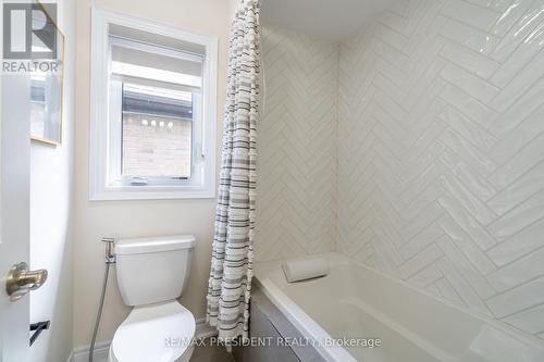 42 Frost Street, Brampton, ON - Indoor Photo Showing Bathroom