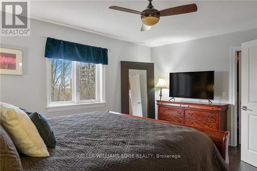 61 Southshore Crescent, Hamilton, ON - Indoor Photo Showing Bedroom