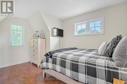 31 Marina Village Drive, Georgian Bay, ON - Indoor Photo Showing Bedroom