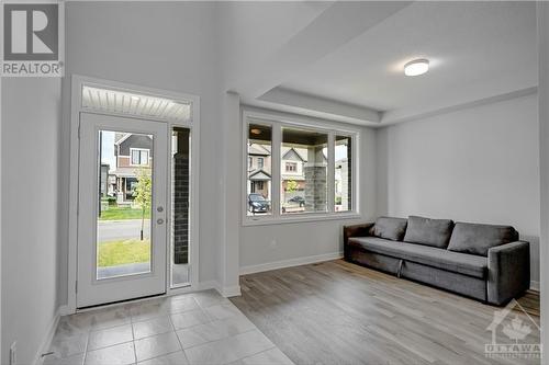 Living Room - 182 Yearling Circle, Ottawa, ON 