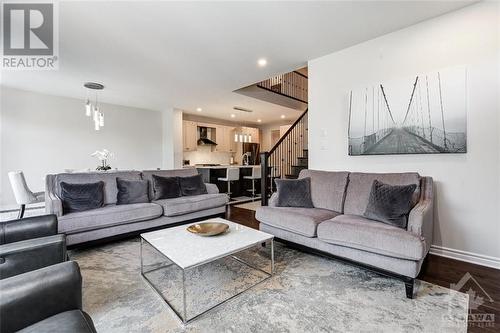 107 Rallidale Street, Ottawa, ON - Indoor Photo Showing Living Room