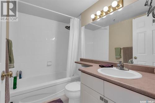 204 717 Victoria Avenue, Saskatoon, SK - Indoor Photo Showing Bathroom