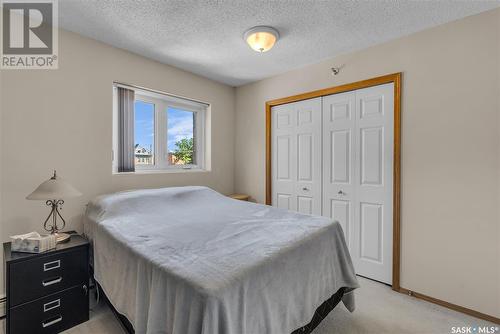 204 717 Victoria Avenue, Saskatoon, SK - Indoor Photo Showing Bedroom