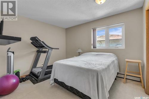 204 717 Victoria Avenue, Saskatoon, SK - Indoor Photo Showing Bedroom