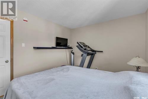 204 717 Victoria Avenue, Saskatoon, SK - Indoor Photo Showing Bedroom