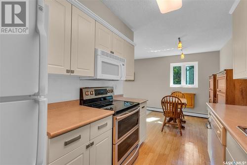 204 717 Victoria Avenue, Saskatoon, SK - Indoor Photo Showing Kitchen