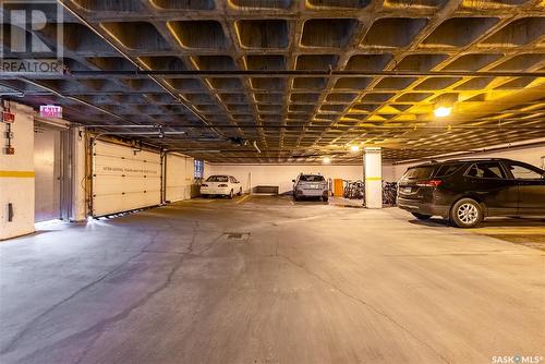 204 717 Victoria Avenue, Saskatoon, SK - Indoor Photo Showing Garage