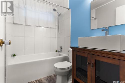 103 Magee Crescent, Regina, SK - Indoor Photo Showing Bathroom