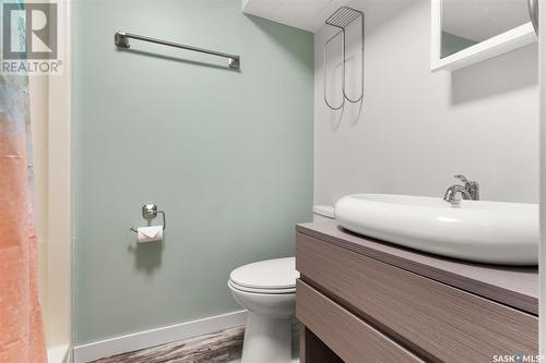 103 Magee Crescent, Regina, SK - Indoor Photo Showing Bathroom