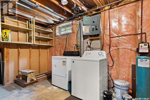 103 Magee Crescent, Regina, SK - Indoor Photo Showing Laundry Room