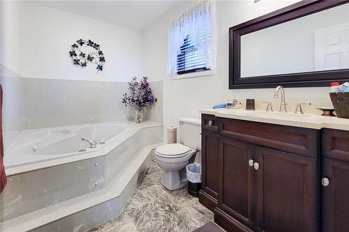 Ensuite Bathroom - 251 Alderlea Avenue, Hamilton, ON 