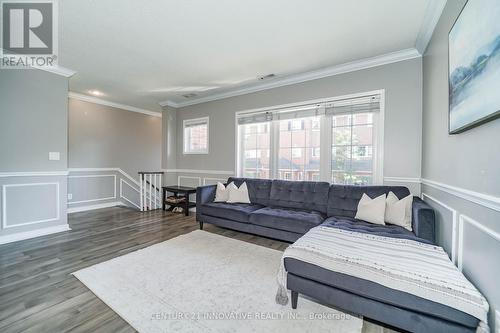 606 - 1400 The Esplanade N, Pickering, ON - Indoor Photo Showing Living Room