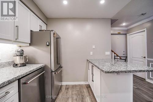 606 - 1400 The Esplanade N, Pickering, ON - Indoor Photo Showing Kitchen With Upgraded Kitchen