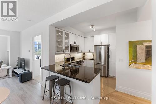 304 - 151 Upper Duke Crescent, Markham (Unionville), ON - Indoor Photo Showing Kitchen With Double Sink