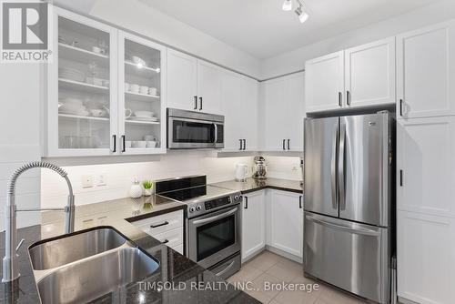 304 - 151 Upper Duke Crescent, Markham (Unionville), ON - Indoor Photo Showing Kitchen With Double Sink