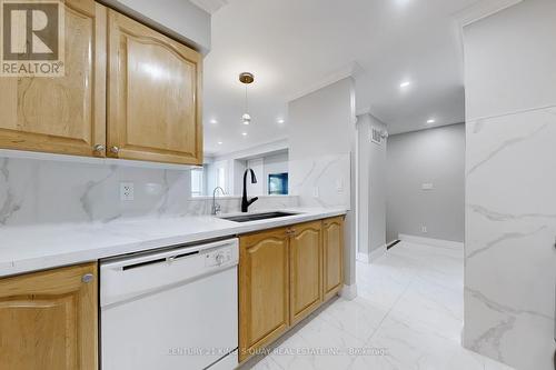 81 Sunrise Drive, Markham, ON - Indoor Photo Showing Kitchen With Double Sink