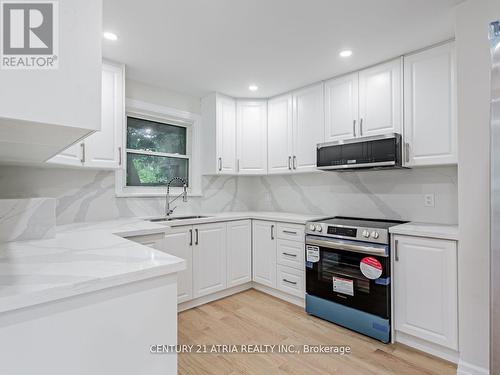 56 Millerdale Avenue, Richmond Hill, ON - Indoor Photo Showing Kitchen