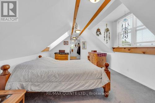 2323 County Rd 40, Quinte West, ON - Indoor Photo Showing Bedroom