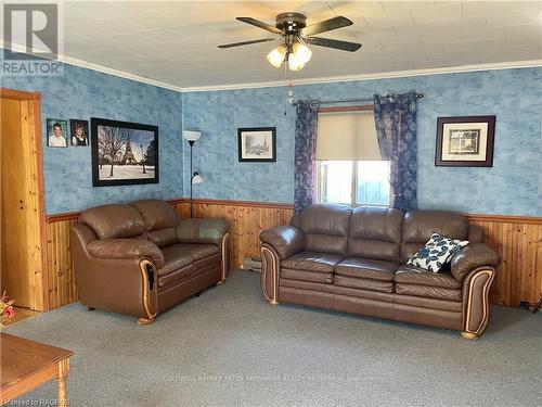 406 Jane Street, Brockton, ON - Indoor Photo Showing Living Room