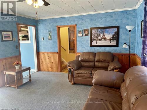 406 Jane Street, Brockton, ON - Indoor Photo Showing Living Room