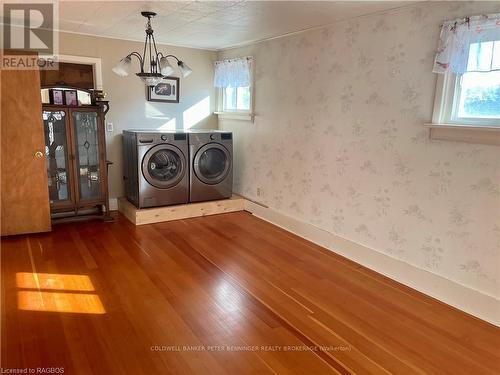 406 Jane Street, Brockton, ON - Indoor Photo Showing Laundry Room