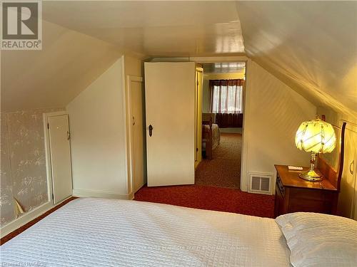 406 Jane Street, Brockton, ON - Indoor Photo Showing Bedroom