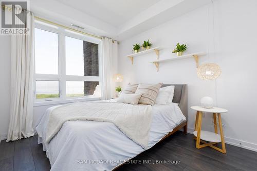 207 - 101 Shoreview Place, Hamilton (Stoney Creek), ON - Indoor Photo Showing Bedroom