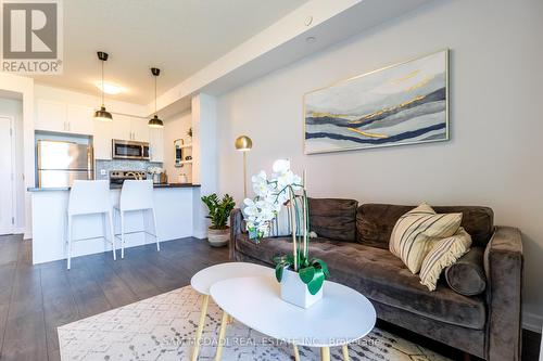 207 - 101 Shoreview Place, Hamilton (Stoney Creek), ON - Indoor Photo Showing Living Room