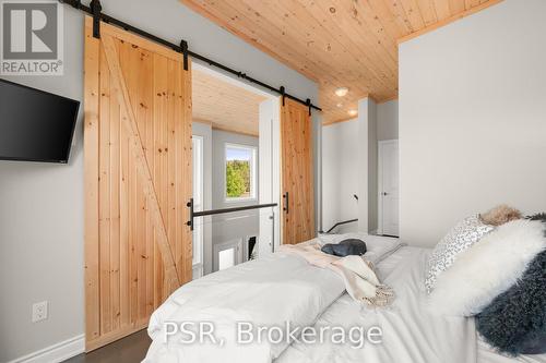 44 Carrick Trail, Gravenhurst, ON - Indoor Photo Showing Bedroom