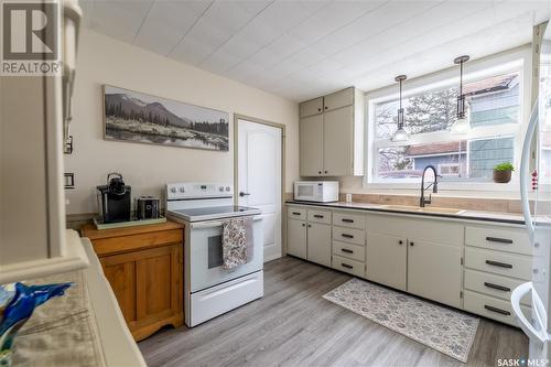 245 Prairie Avenue, Briercrest, SK - Indoor Photo Showing Kitchen