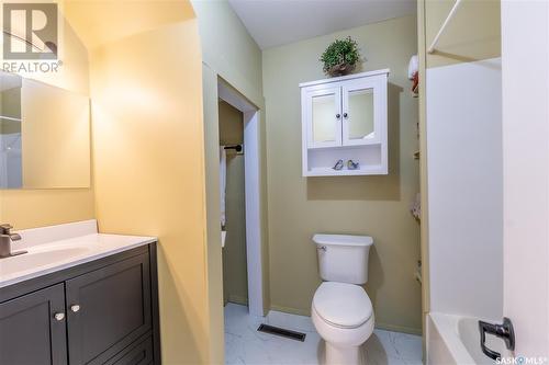 245 Prairie Avenue, Briercrest, SK - Indoor Photo Showing Bathroom