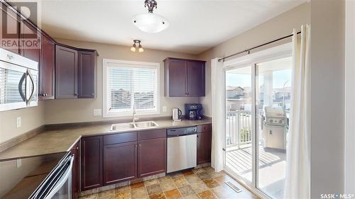 46 5004 James Hill Road, Regina, SK - Indoor Photo Showing Kitchen