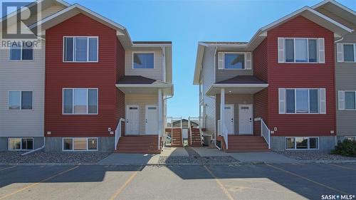 46 5004 James Hill Road, Regina, SK - Outdoor With Facade