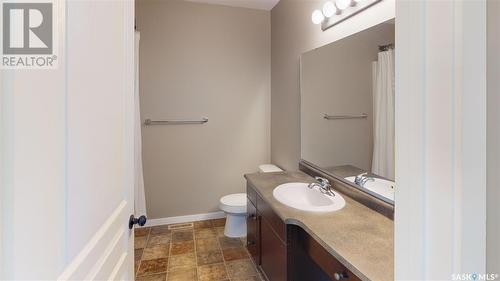 46 5004 James Hill Road, Regina, SK - Indoor Photo Showing Bathroom