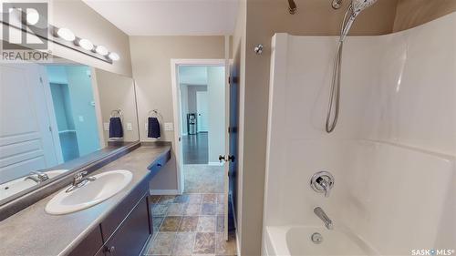 46 5004 James Hill Road, Regina, SK - Indoor Photo Showing Bathroom