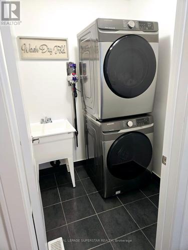 23 Eberhardt Drive, Wasaga Beach, ON - Indoor Photo Showing Laundry Room